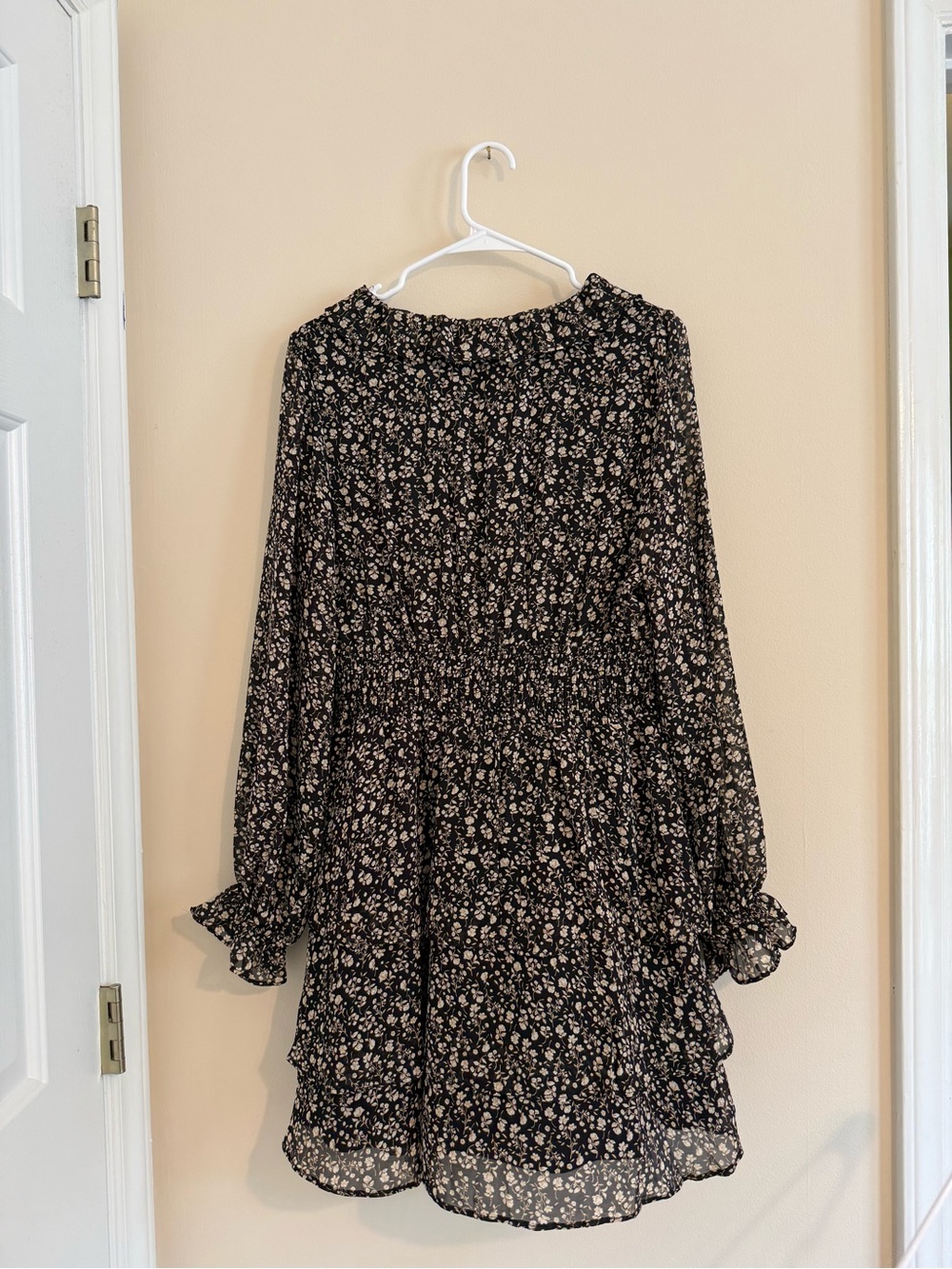 NWT Altar'd State Black and Cream Floral Ruffle Dress Women’s Medium - Picture 2 of 12
